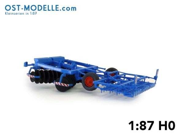 Scheibenegge Fortschritt B402 Arbeitsstellung blau